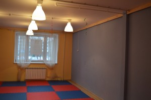Зал в детском клубе после ремонта