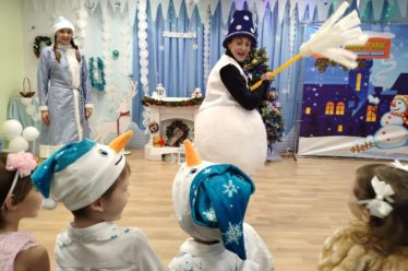 Новогодний праздник в детском клубе